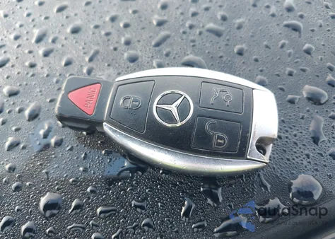 2017 Mercedes-Benz C 300 4Matic z USA, uszkodzony, nr VIN WDDWJ4KB8HF378644